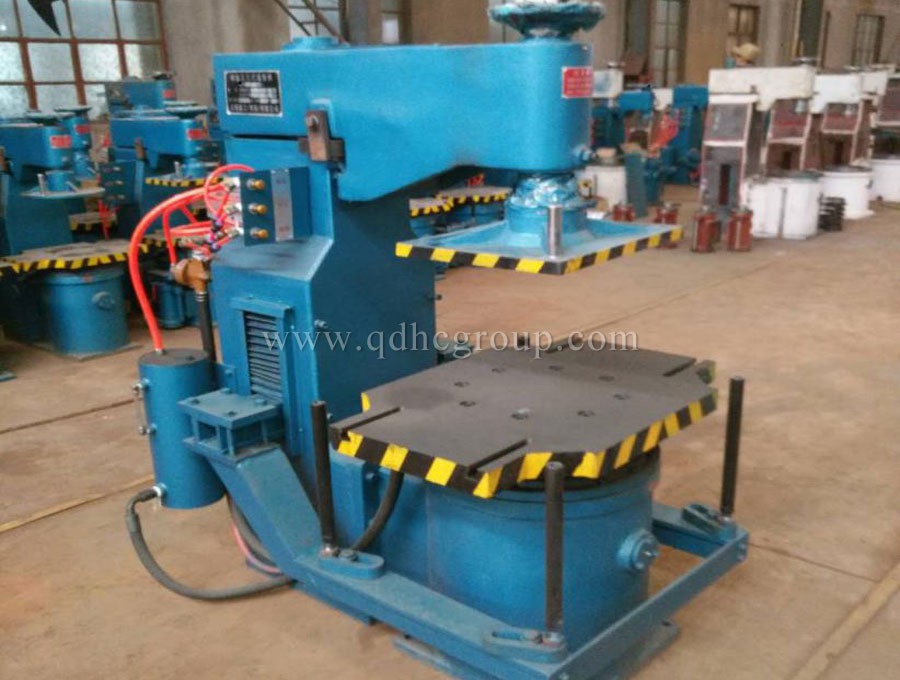 Jolt Squeeze Sand Molding Machine